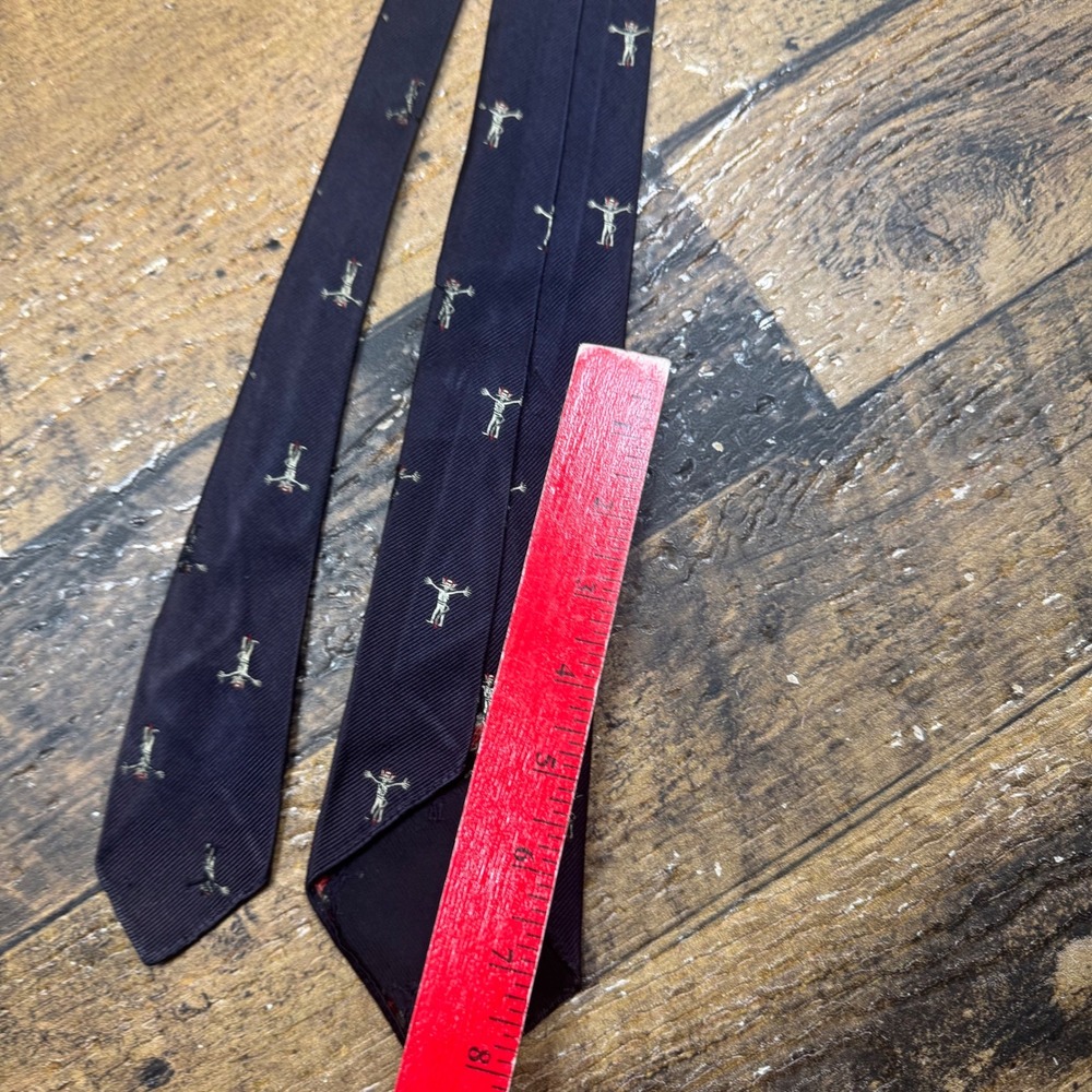 READ Lucky Devil Reps All Silk‎ Men's Necktie Navy Blue Embroidered Figures - Picture 7 of 7